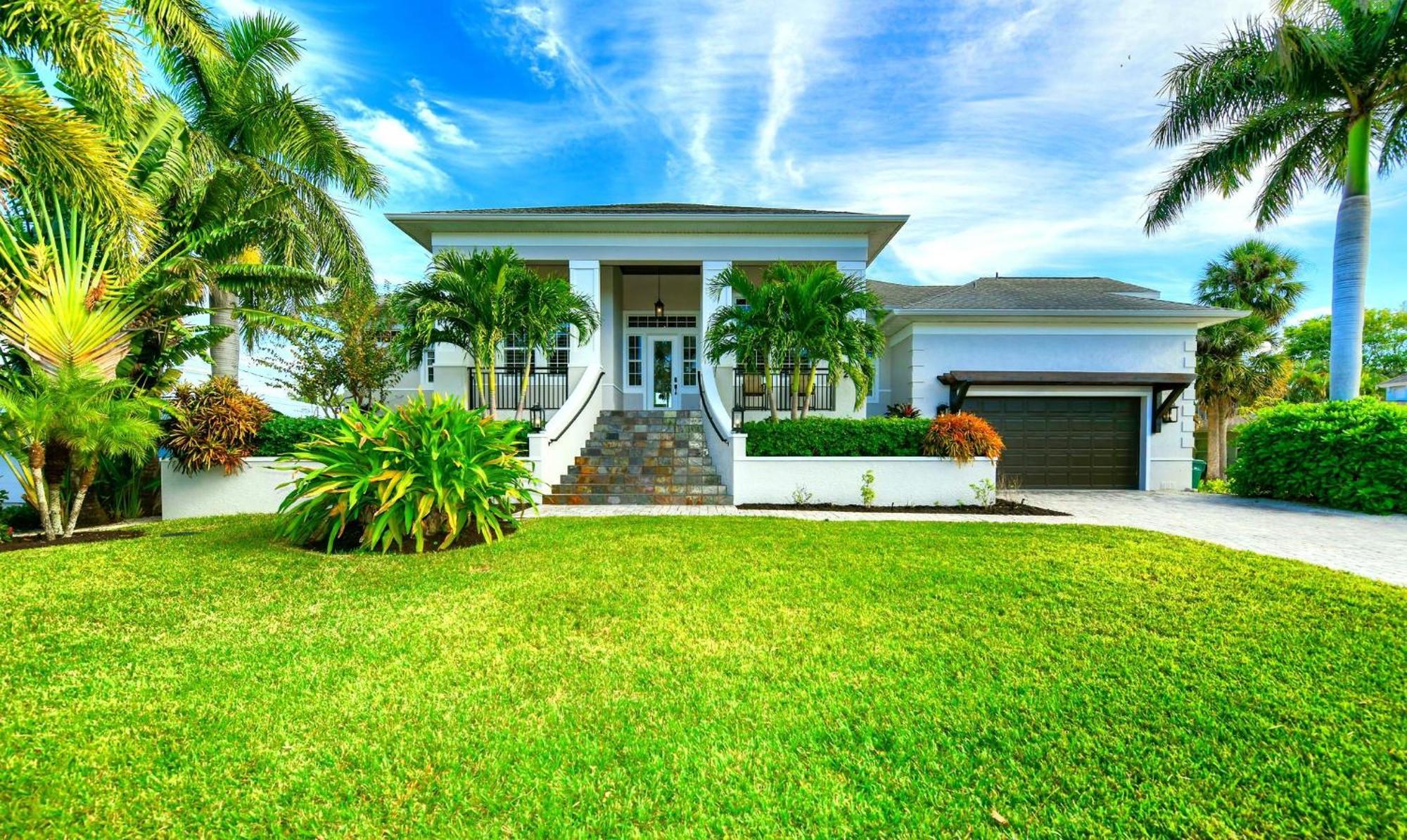 Bikinis And Martinis Waterfront Canal Villa Anna Maria Exterior foto